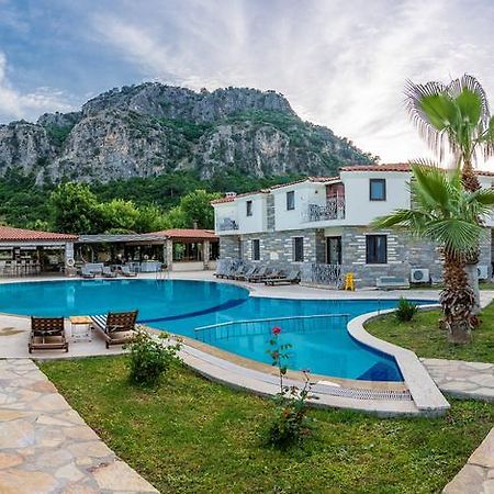 Turay Hotel Далян Екстериор снимка