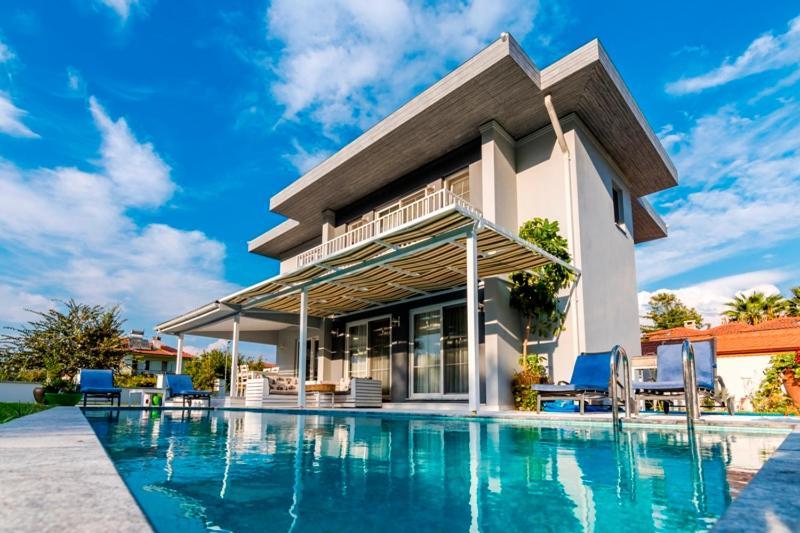 Turay Hotel Далян Екстериор снимка